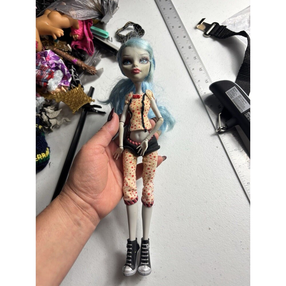 Monster High Dead Tired Ghoulia Yelps
